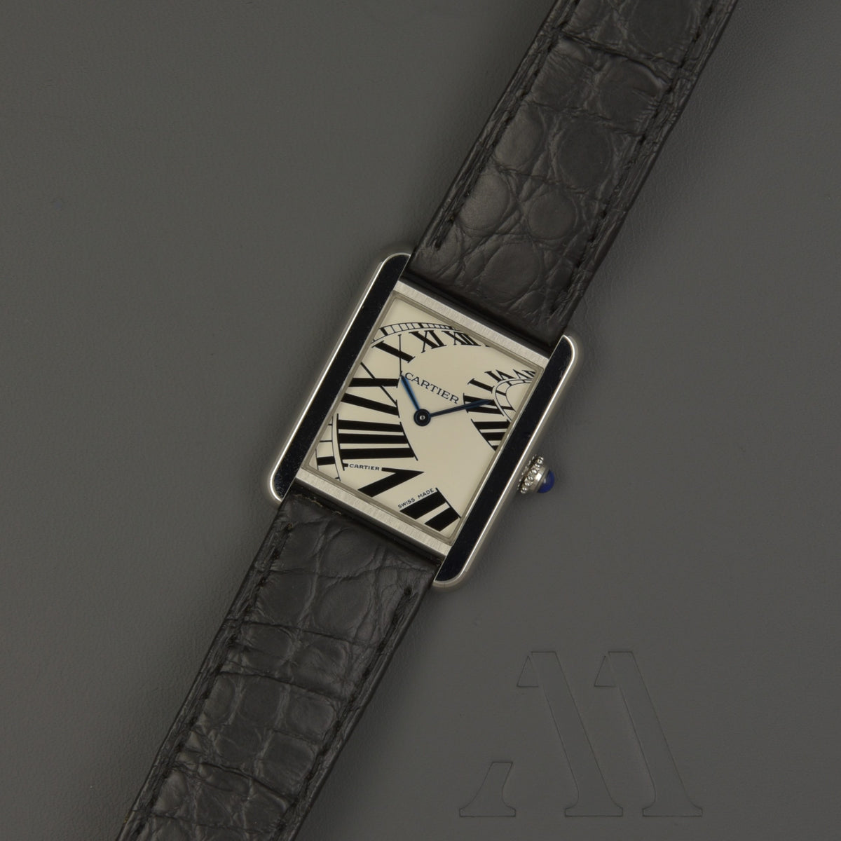 Cartier タンクソロ　ピアノモデル　アニメーション　鍵盤 カルティエ] タンクソロ - ピアノダイアル : r/Watches