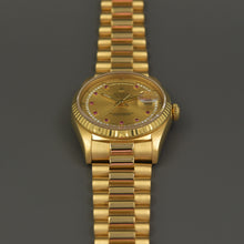 Load image into Gallery viewer, Rolex Day Date 18238 Ruby String