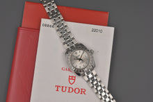 Load image into Gallery viewer, Tudor Classic 22010