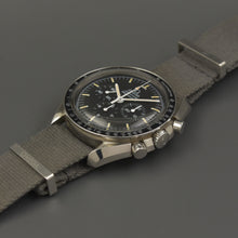 Load image into Gallery viewer, Omega Speedmaster Moonwatch