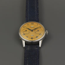 Load image into Gallery viewer, Universal Geneve Triple Salmon