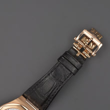 Load image into Gallery viewer, Girard-Perregaux Laureato 18K