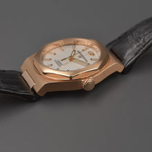 Load image into Gallery viewer, Girard-Perregaux Laureato 18K