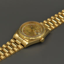 Load image into Gallery viewer, Rolex Day Date 18238 Ruby String