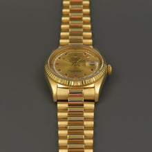 Load image into Gallery viewer, Rolex Day Date 18238 Ruby String