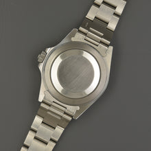 Load image into Gallery viewer, Rolex Submariner 16800 - ALMA Watches