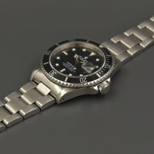 Load image into Gallery viewer, Rolex Submariner 16610