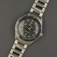 Load image into Gallery viewer, Omega Seamaster 300 - ALMA Watches