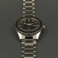 Load image into Gallery viewer, Omega Seamaster 300 - ALMA Watches