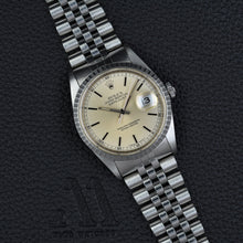 Load image into Gallery viewer, Rolex Datejust 16220 Mint Full Set