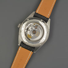 Load image into Gallery viewer, Tag Heuer Carrera Calibre 5
