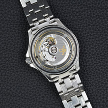 Load image into Gallery viewer, Omega Seamaster GMT &quot;James Bond&quot;