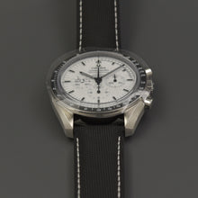 Load image into Gallery viewer, Omega Speedmaster Snoopy NOS