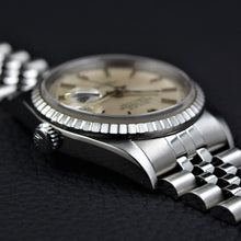 Load image into Gallery viewer, Rolex Datejust 16220 Full Set - ALMA Watches